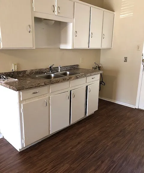 2810 Russell Ave — Photo 4