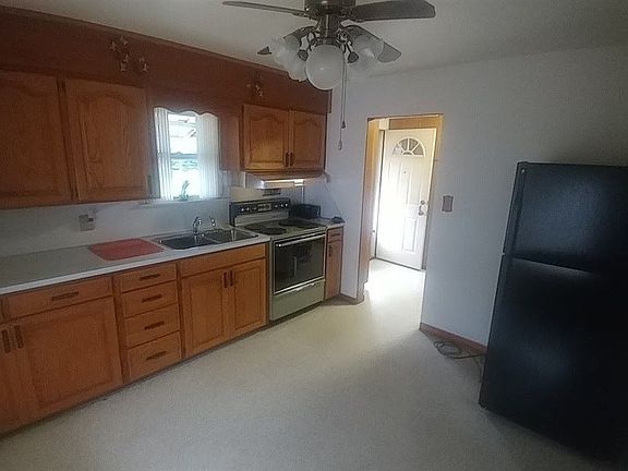 5th image of 1906 Ward St