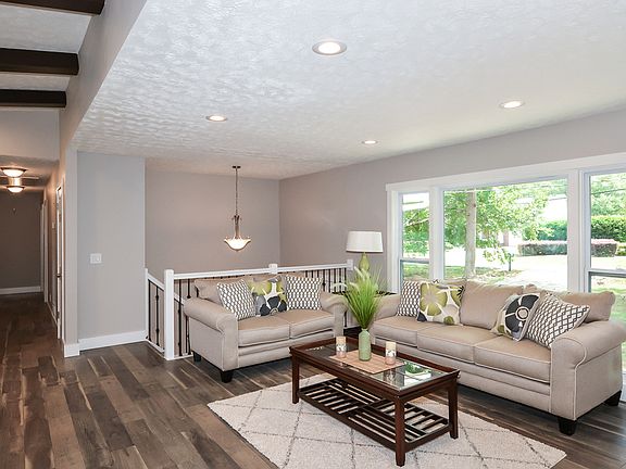 3rd image of 4069 Middle Dr NE