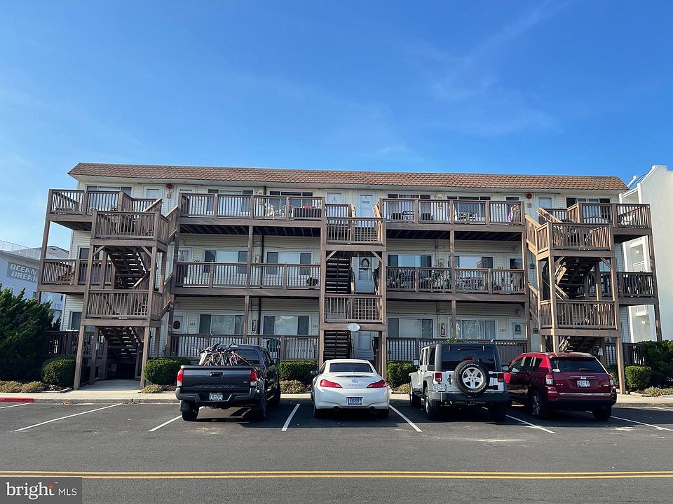 1st image of 8 121st St Unit 303A