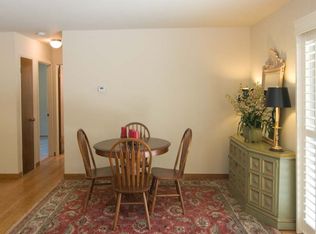 830 Foster Rd, Napa, CA 94558