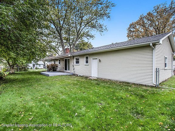 4th image of 2927 Woodview Dr