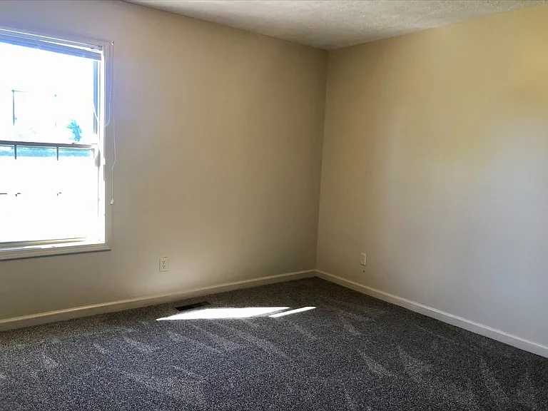 5869 Julien Rd — Photo 10