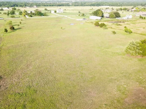 3764 Preakness Ct, Cleburne, TX 76033