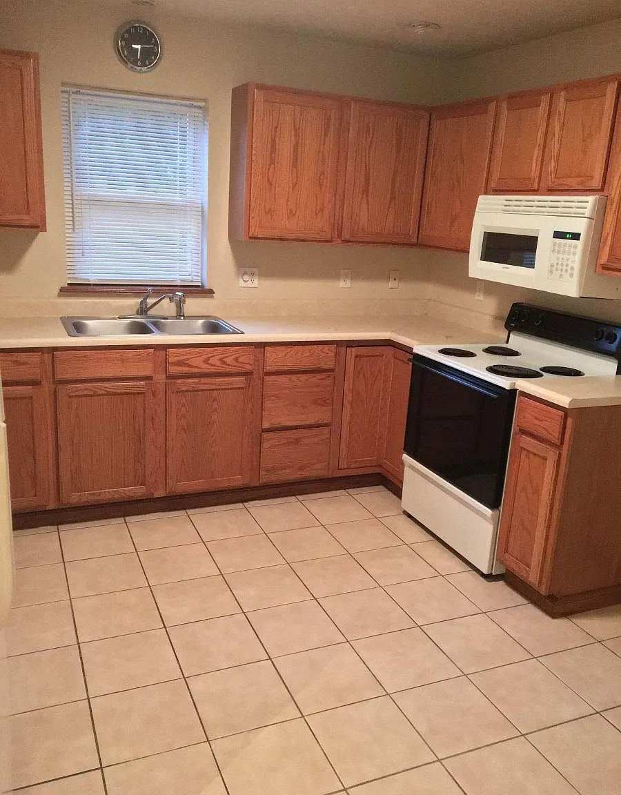 2 bed, 850 sqft, $675 — Photo 4