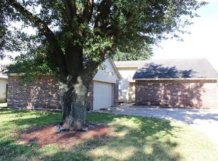 10015 Willmont Rd, La Porte, TX 77571