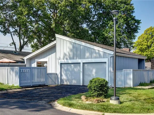 11911 W 82nd Ter, Lenexa, KS 66215