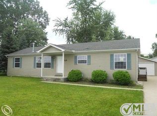 23755 Bredow Ave, Romulus, MI