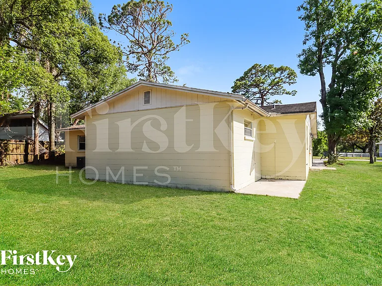9303 N Edison Ave — Photo 14