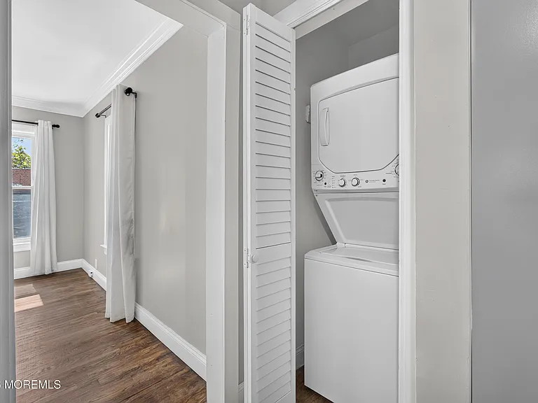 907 Bond St #2 — Photo 20