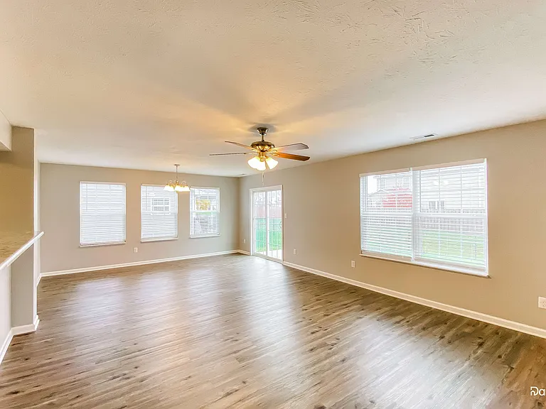2216 Silver Spoon Dr — Photo 6