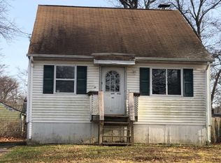 71 Moriches Dr, Mastic Beach, NY 11951