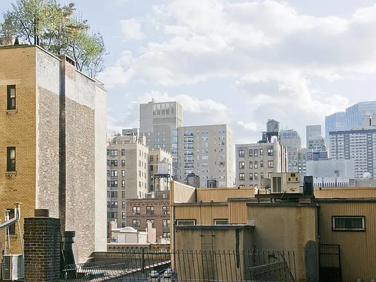 Sold by Sotheby's International Realty | media 8