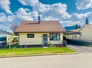7710 N 24th Ave, Crowsnest Pass, AB T0K0M0