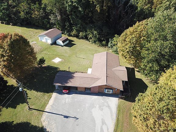 3rd image of 411 Lorie Valley Dr