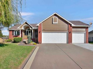 6510 W Briarwood Cir, Wichita, KS 67212