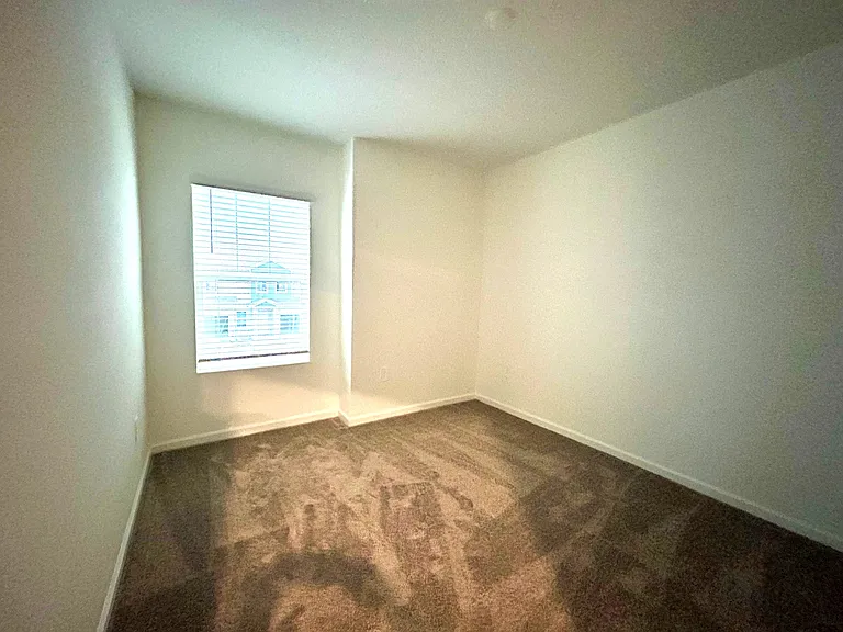2943 Savoir Ave — Photo 7