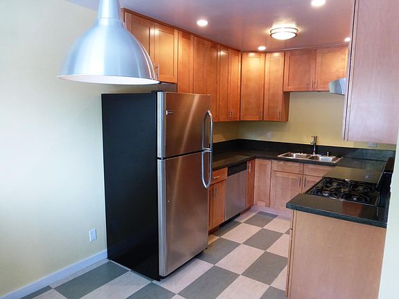 4th image of 1460 Carroll Ave
