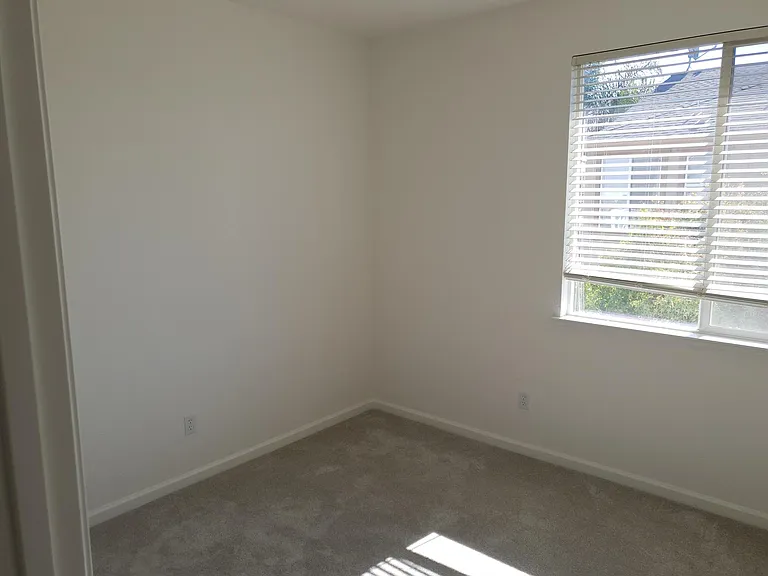 1442 Haven St — Photo 14
