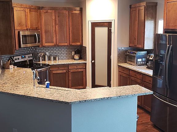 2nd image of 718 Andrews Ave