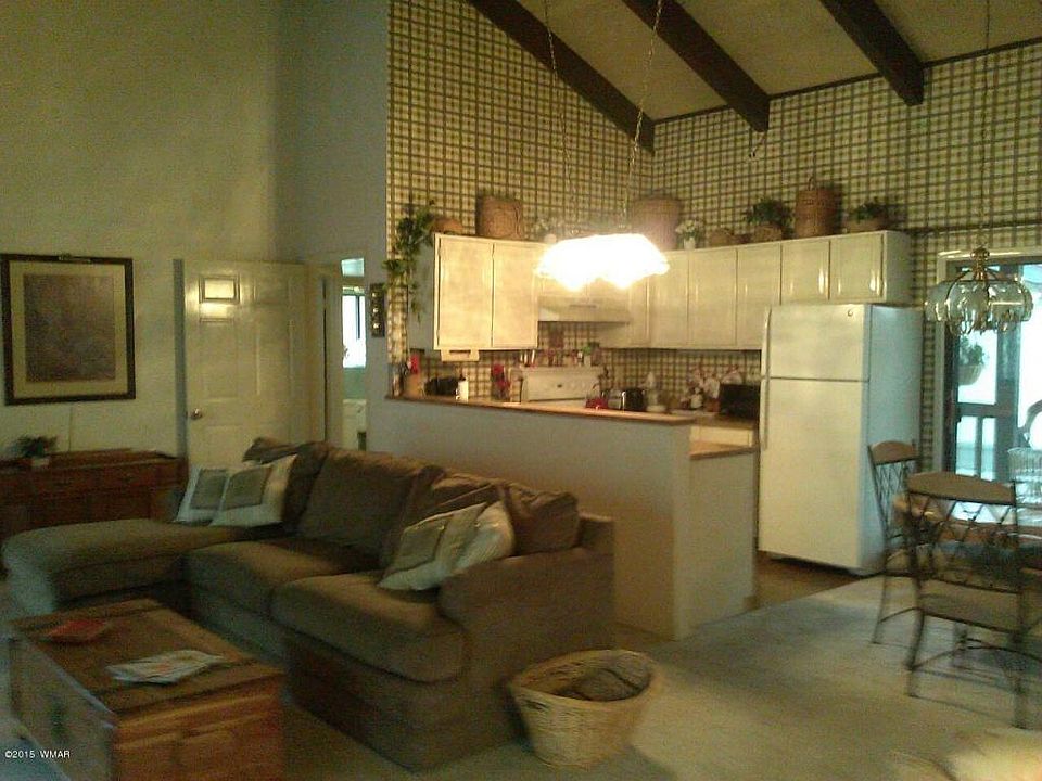 2nd image of 424 Park Cir #30A