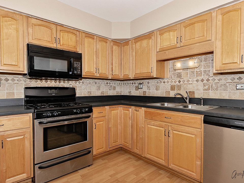 375 W Winchester Rd Libertyville IL Zillow