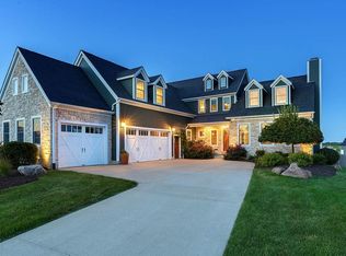 5529 Judge Rd, Bettendorf, IA 52722