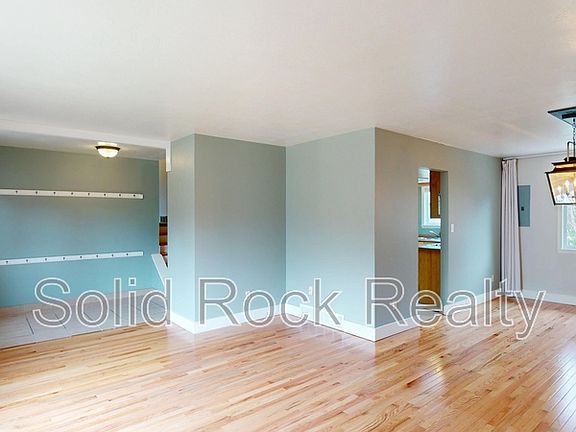 5th image of 535 Silver Spring Cir