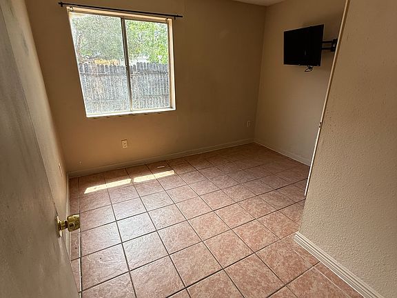 4th image of 2315 W Vista Ave #1