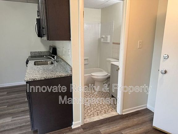 5th image of 29 E Logan Ave APT 9