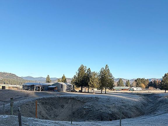 2nd image of 70 Heron Loop Rd