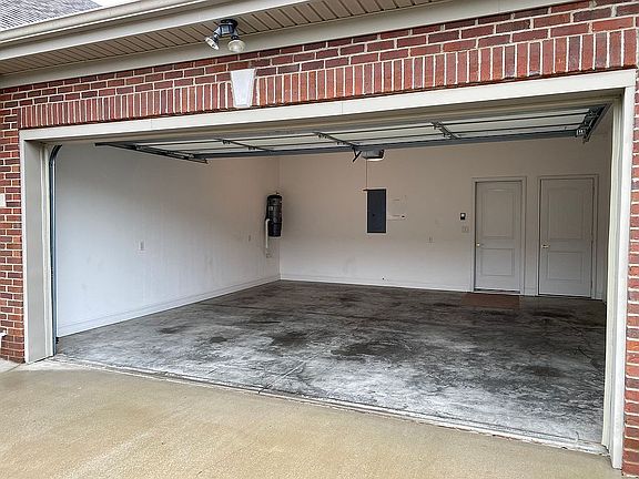 2nd image of 139 Nicklaus Dr