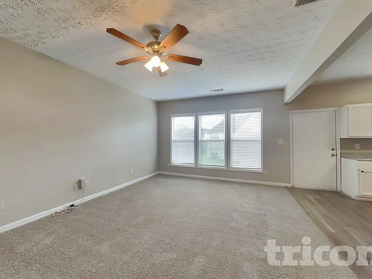 344 Cool Weather Dr — Photo 2