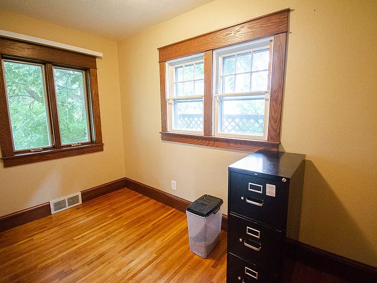 101 8th Ave SE #1 — Photo 12