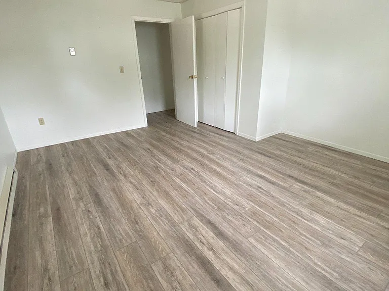 117 E High St — Photo 14