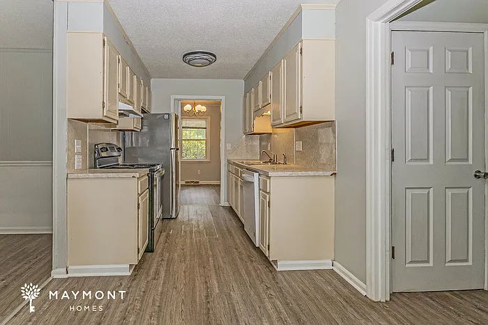 212 Woodward Blvd — Photo 8