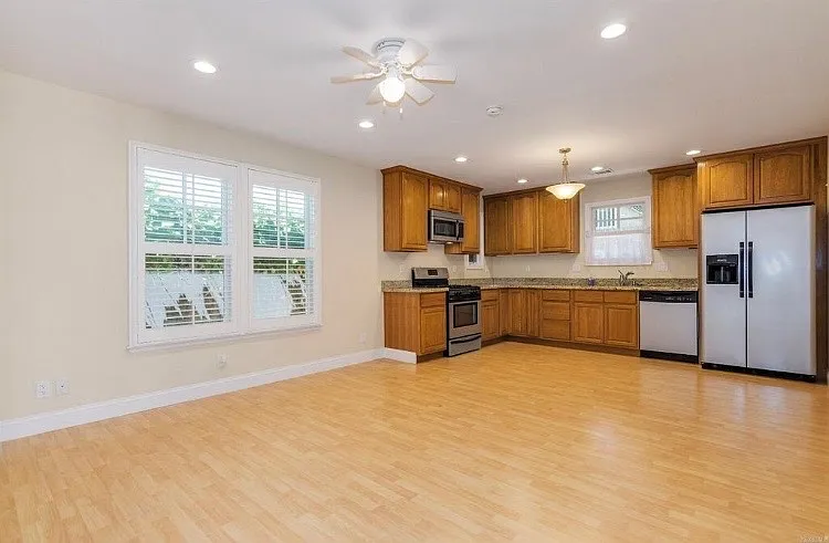 153 W F St — Photo 2