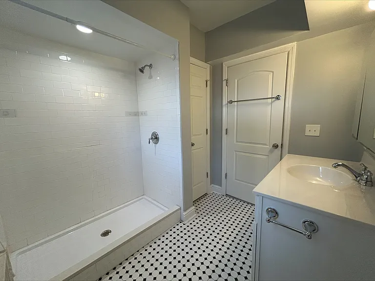5727 Elwood #D2