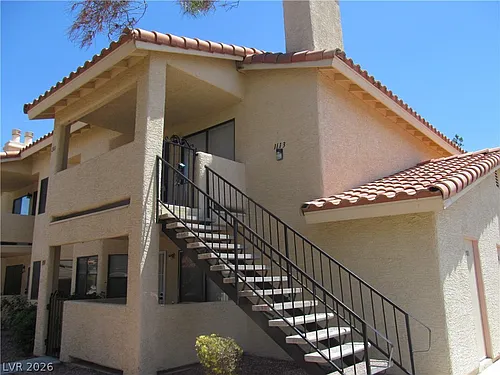 1113 N Buffalo Dr #201 Photo 1