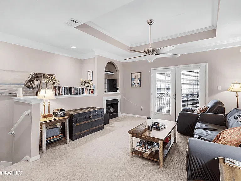 1 bed, 980 sqft, $3,060 — Photo 1