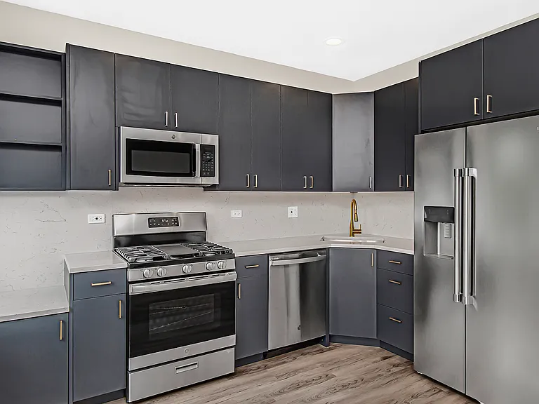 3502 N Wilton Ave #1 — Photo 2