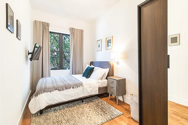 Rented by Bold New York | media 15