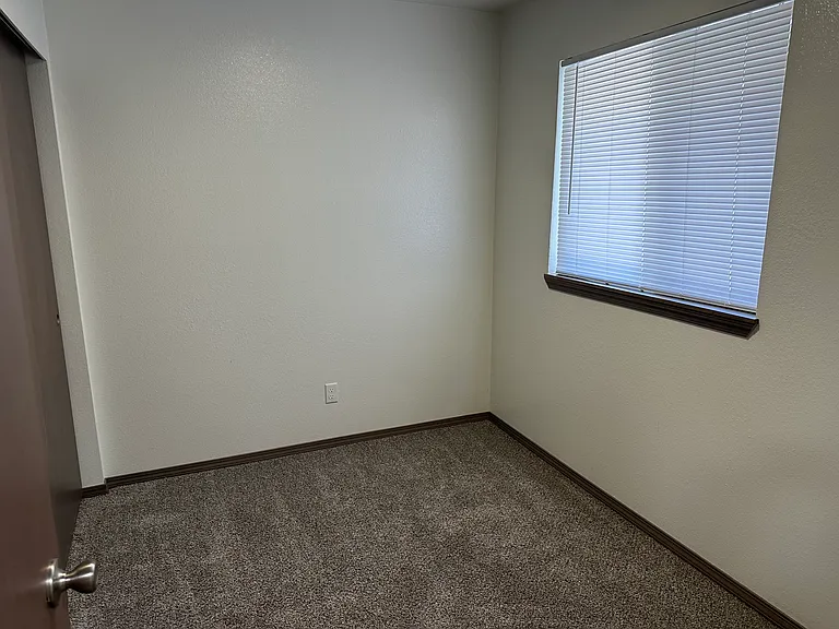 2514 Grand Ave — Photo 7