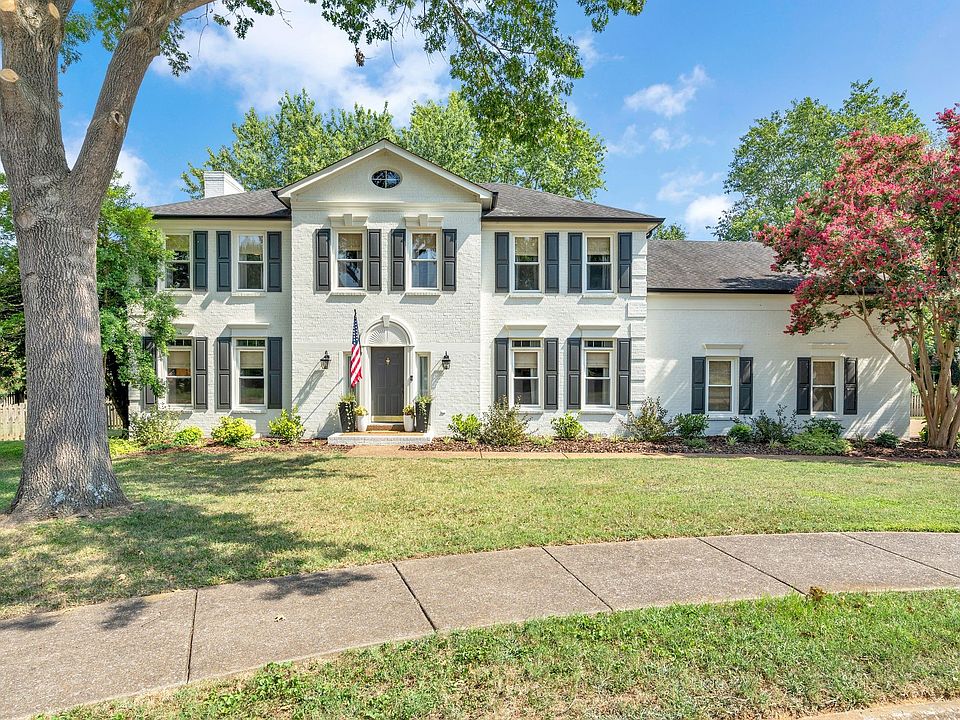 1st image of 305 Abram Ct