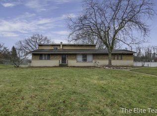 10480 Beechnut Ln, Zeeland, MI 49464