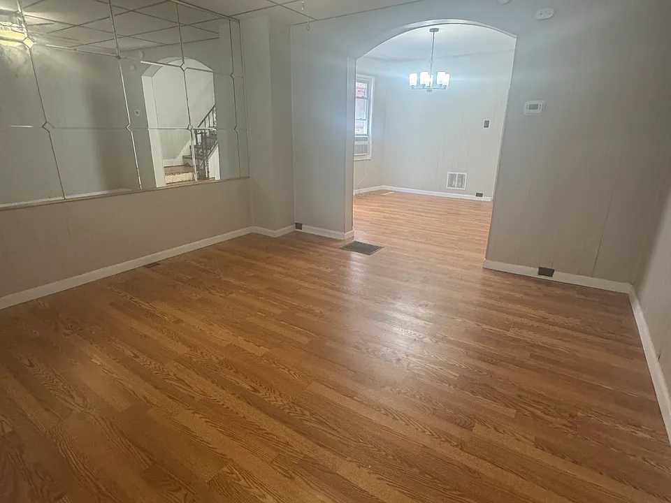 320 Moore St
