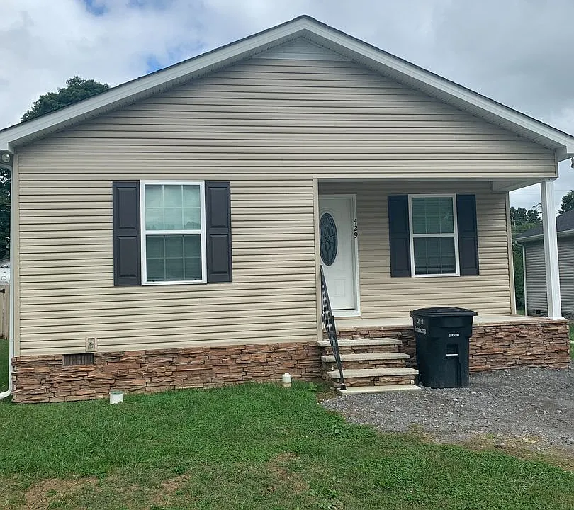 429 Oakwood Rd