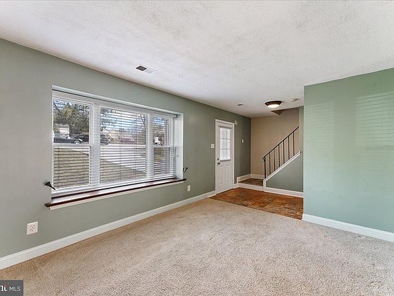 3rd image of 1319 Pine Cir