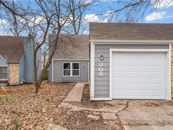 308 Northwood Ln, Lawrence, KS 66044