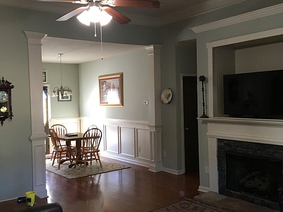 Living Room / Kitchen 